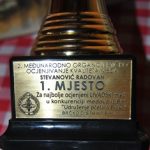 zvornik-radovanu-stevanovicu-pehar-za-prvo-mjesto-za-kvalitet-meda